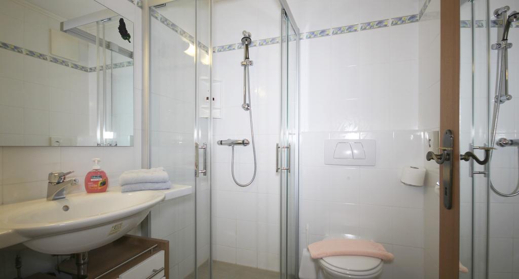 Hotel-Garni Schernthaner Sankt Gilgen Ngoại thất bức ảnh