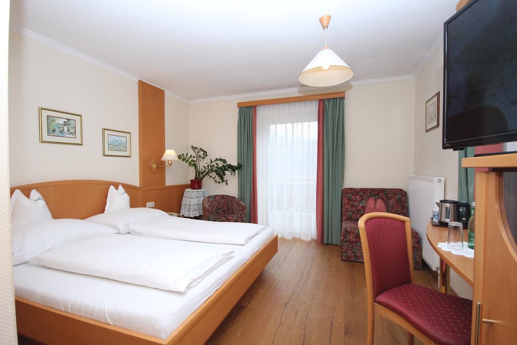 Hotel-Garni Schernthaner Sankt Gilgen Ngoại thất bức ảnh