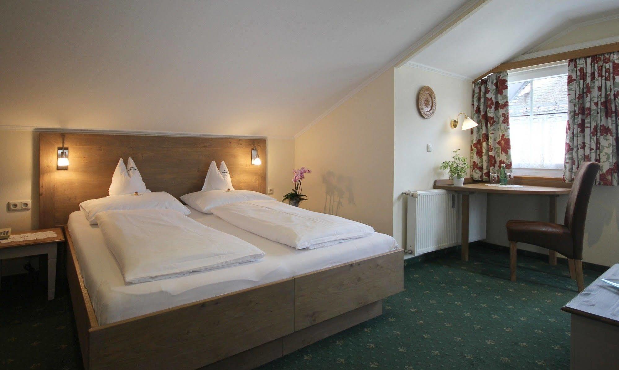 Hotel-Garni Schernthaner Sankt Gilgen Ngoại thất bức ảnh